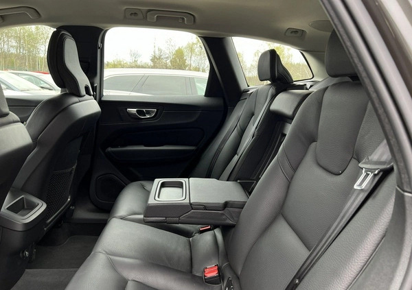 Volvo XC 60 cena 139900 przebieg: 102076, rok produkcji 2019 z Przecław małe 742